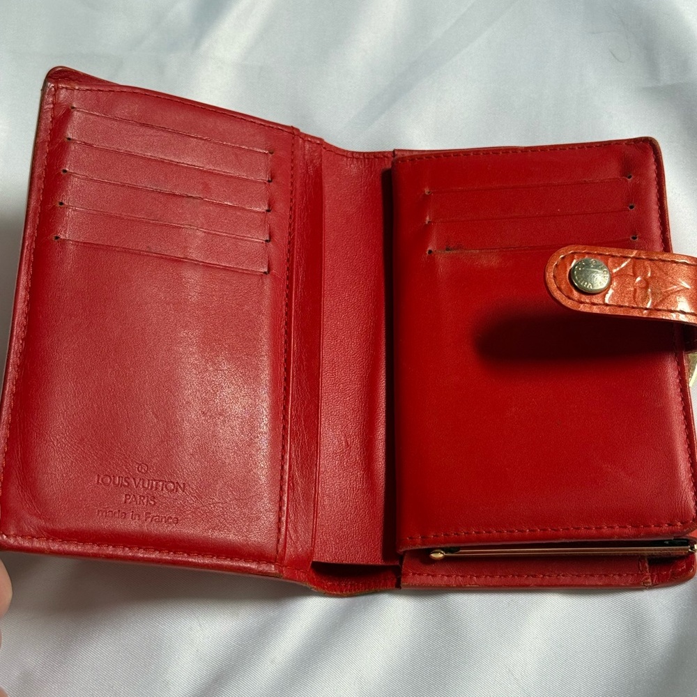 Louis Vuitton Vernis Kisslock Wallet Red Patent Monogram COA - Picture 3 of 11
